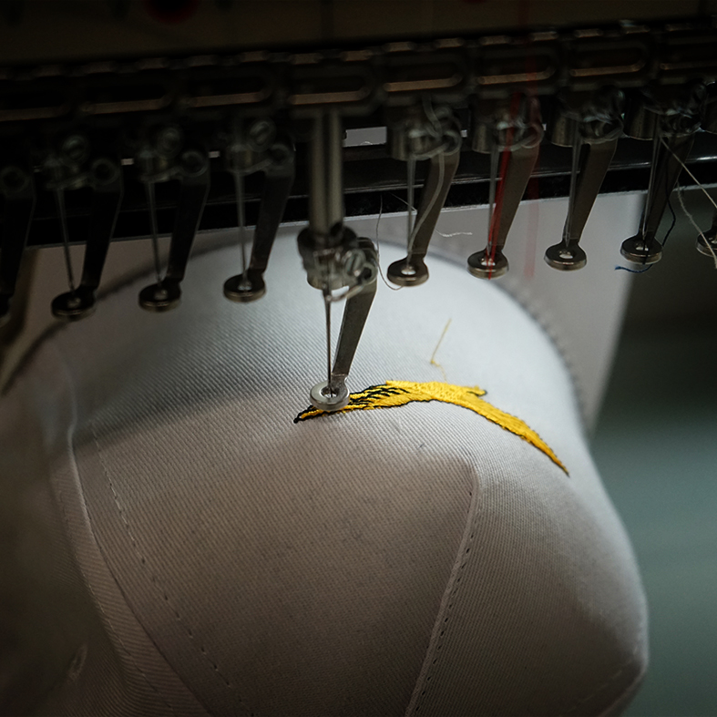 dueemme ricamifico ricami gadget e vestiti brescia, Italia, alta moda e pubblicità