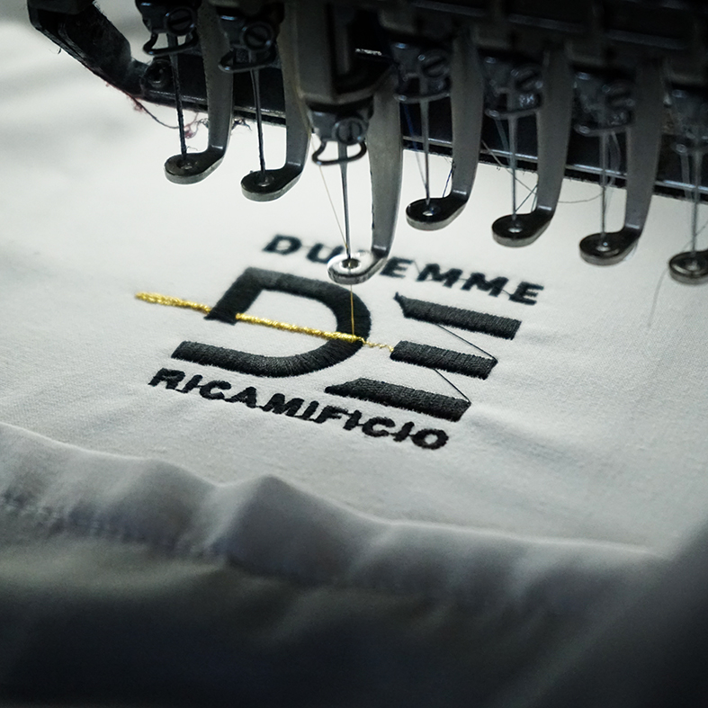 dueemme ricamifico ricami gadget e vestiti brescia, Italia, alta moda e pubblicità
