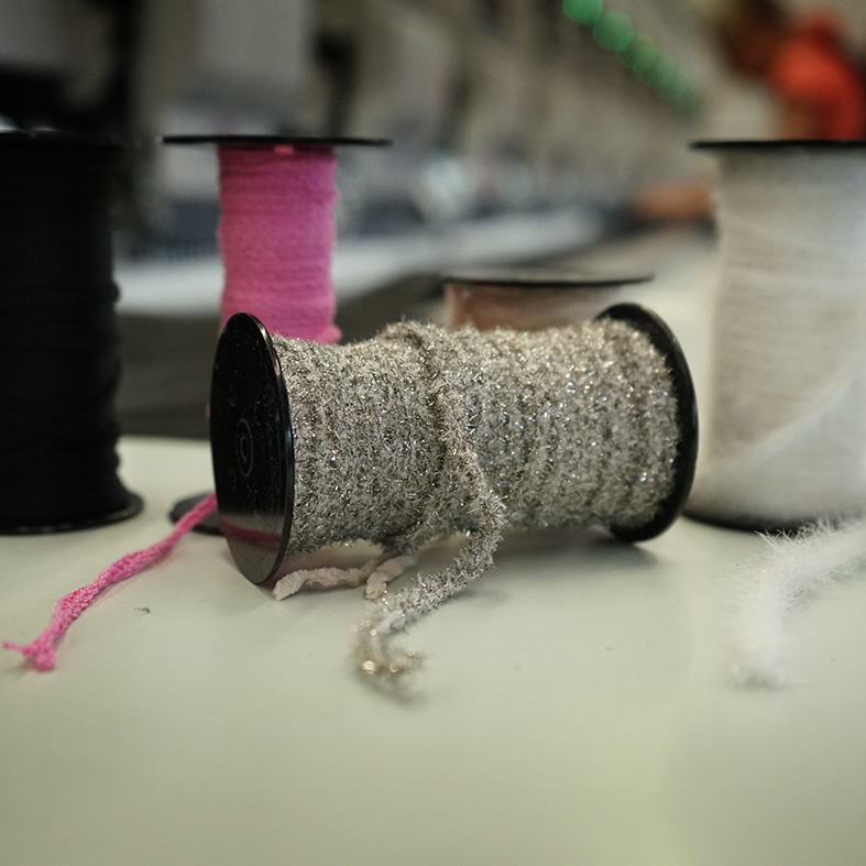 dueemme ricamifico ricami gadget e vestiti brescia, Italia, alta moda e pubblicità