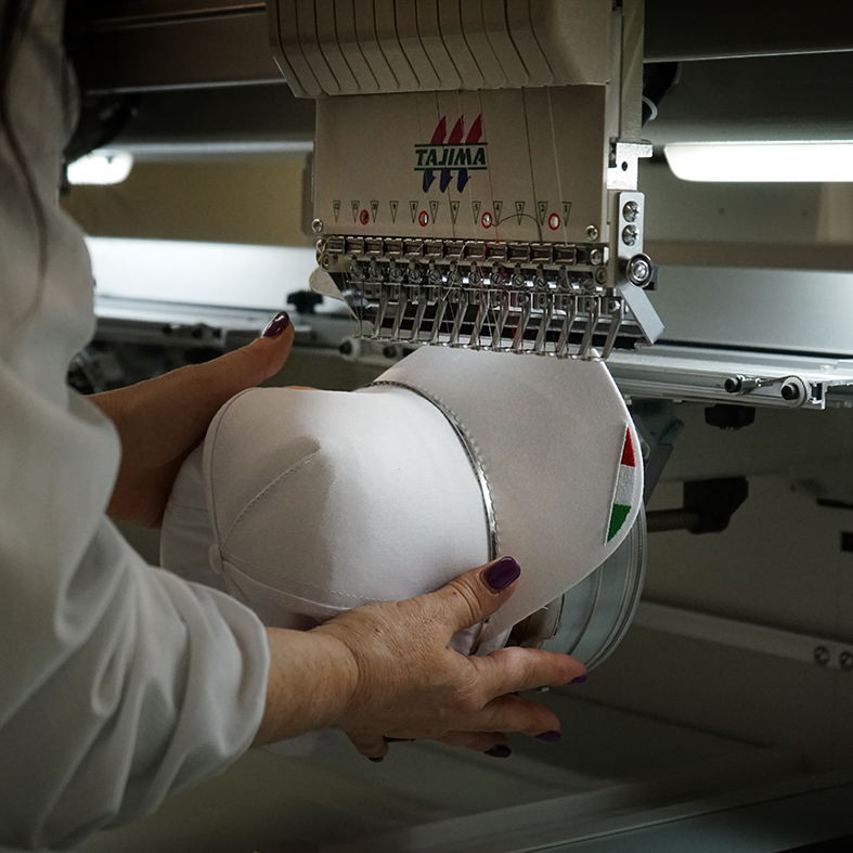 dueemme ricamifico ricami gadget e vestiti brescia, Italia, alta moda e pubblicità